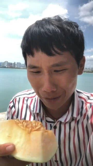 摄影师明星吃瓜,摄影师捕捉明星吃瓜瞬间