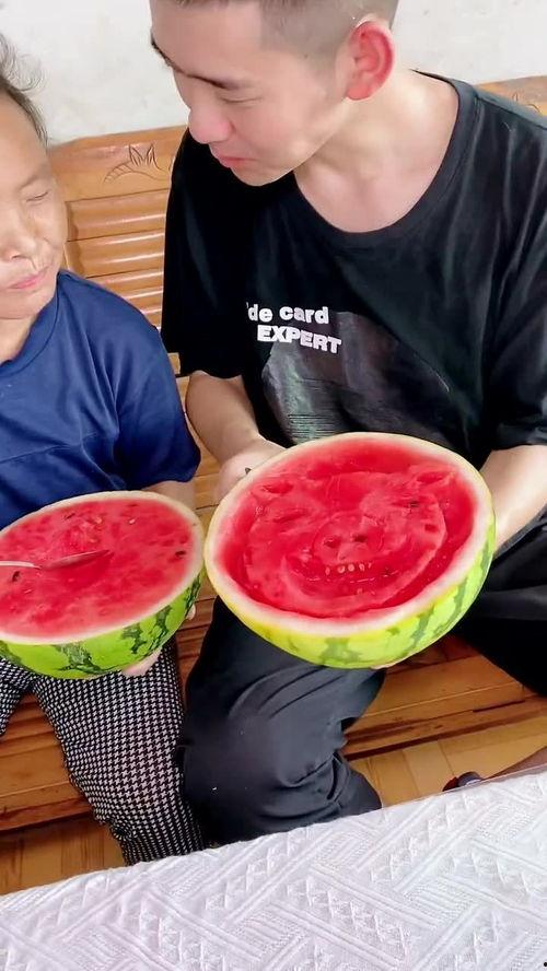 出不了家门吃瓜,尽享天下瓜事