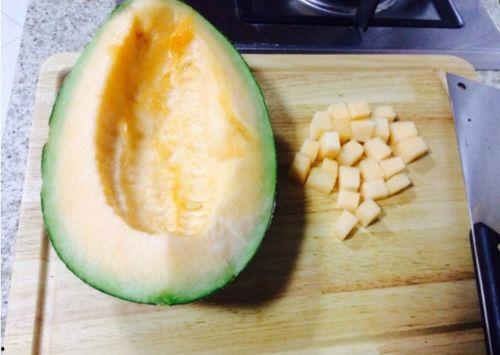 话梅能和哈密瓜一起吃吗