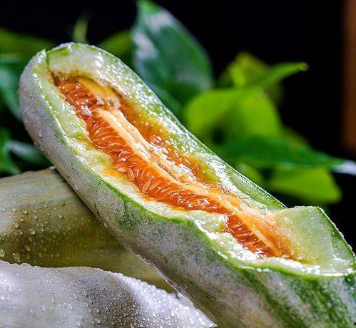 梦见吃绿色的脆瓜